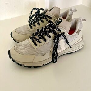 Women’s  VEJA soft mesh Sneakers US5